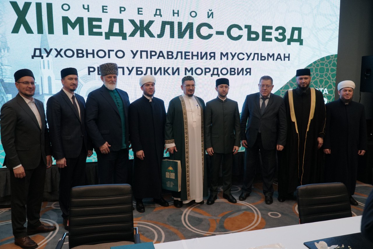 фото  муфтиев и гостей с новым муфтием Раилем Асаиновым Абдулмалик-хазратом
